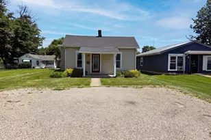142 S 32nd St, Newark, OH 43055 - Photo 1