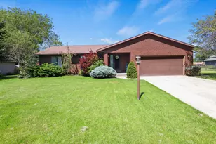 437 Garden Pl, Marion, OH 43302 - Photo 1