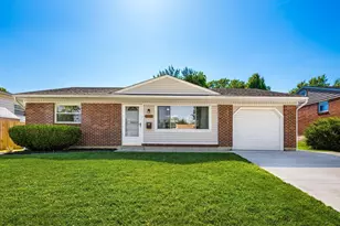 5467 Roche Dr, Columbus, OH 43229 - Photo 1