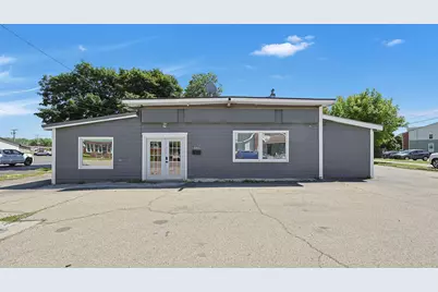 685 E Front Street, Logan, OH 43138 - Photo 1