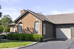 2572 Trottersway Dr, Columbus, OH 43235 - Photo 1