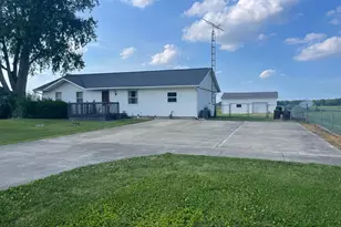 9639 Cook Yankeetown Rd NE, Mount Sterling, OH 43143 - Photo 1