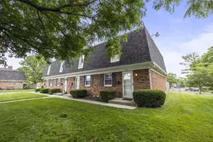 4454 Folkestone Ct S, Columbus, OH 43220 - Photo 1