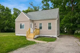 2320 Middlehurst Dr, Columbus, OH 43219 - Photo 1