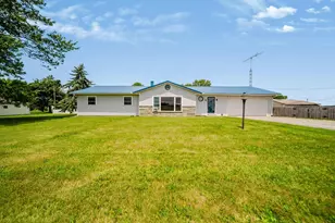 2060 Marion-Williamsport Rd E, Marion, OH 43302 - Photo 1