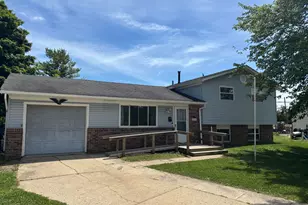 231 Oakdale Ct, West Jefferson, OH 43162 - Photo 1