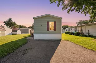 102 Woodfield Pl, Ashville, OH 43103 - Photo 1