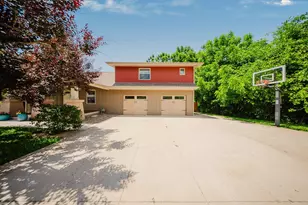 531 N Main St, Sugar Grove, OH 43155 - Photo 1