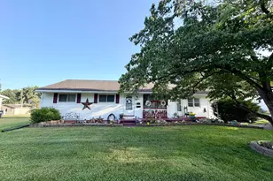 56 Beech Rock Dr, Zanesville, OH 43701 - Photo 1