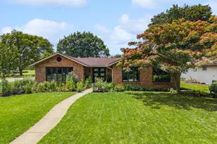 1463 Wakefield Ct E, Columbus, OH 43209 - Photo 1