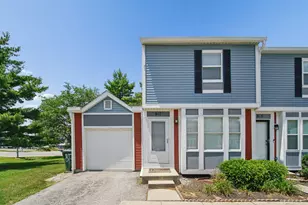 817 Pineway Dr, Columbus, OH 43085 - Photo 1