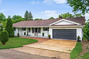748 Ridgewood Dr, Coshocton, OH 43812 - Photo 1