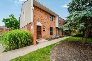 1906 Willoway Cir S, Columbus, OH 43220 - Photo 1