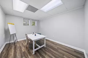 3250 W Henderson Rd, Columbus, OH 43220 - Photo 1