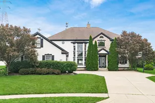 204 Oakwood Ct, Westerville, OH 43081 - Photo 1