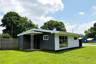 1924 Victory Dr, Springfield, OH 45505 - Photo 1