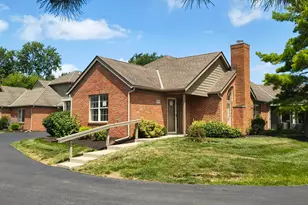 3577 Hunters Crossing Dr, Grove City, OH 43123 - Photo 1