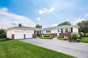 1427-1429 Bradshire Dr, Columbus, OH 43220 - Photo 1