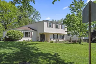 972 Thomas Ln, Columbus, OH 43220 - Photo 1