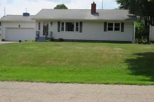 7 Eastgate Dr, Mount Vernon, OH 43050 - Photo 1