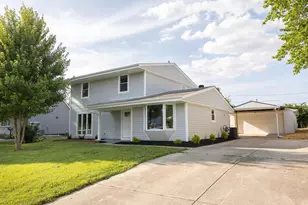 876 Grenada Rd, Columbus, OH 43207 - Photo 1