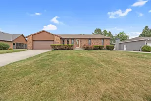 110 N Heatherhill Dr, Bellefontaine, OH 43311 - Photo 1