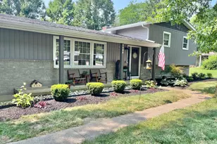 1129 Royal Ct NE, Lancaster, OH 43130 - Photo 1