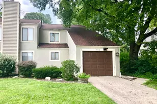 938 Bluffway Dr, Columbus, OH 43235 - Photo 1