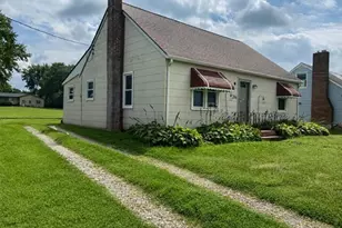 206 Cedar St, Danville, OH 43014 - Photo 1