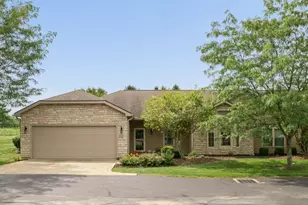 106 Camber Dr, Circleville, OH 43113 - Photo 1