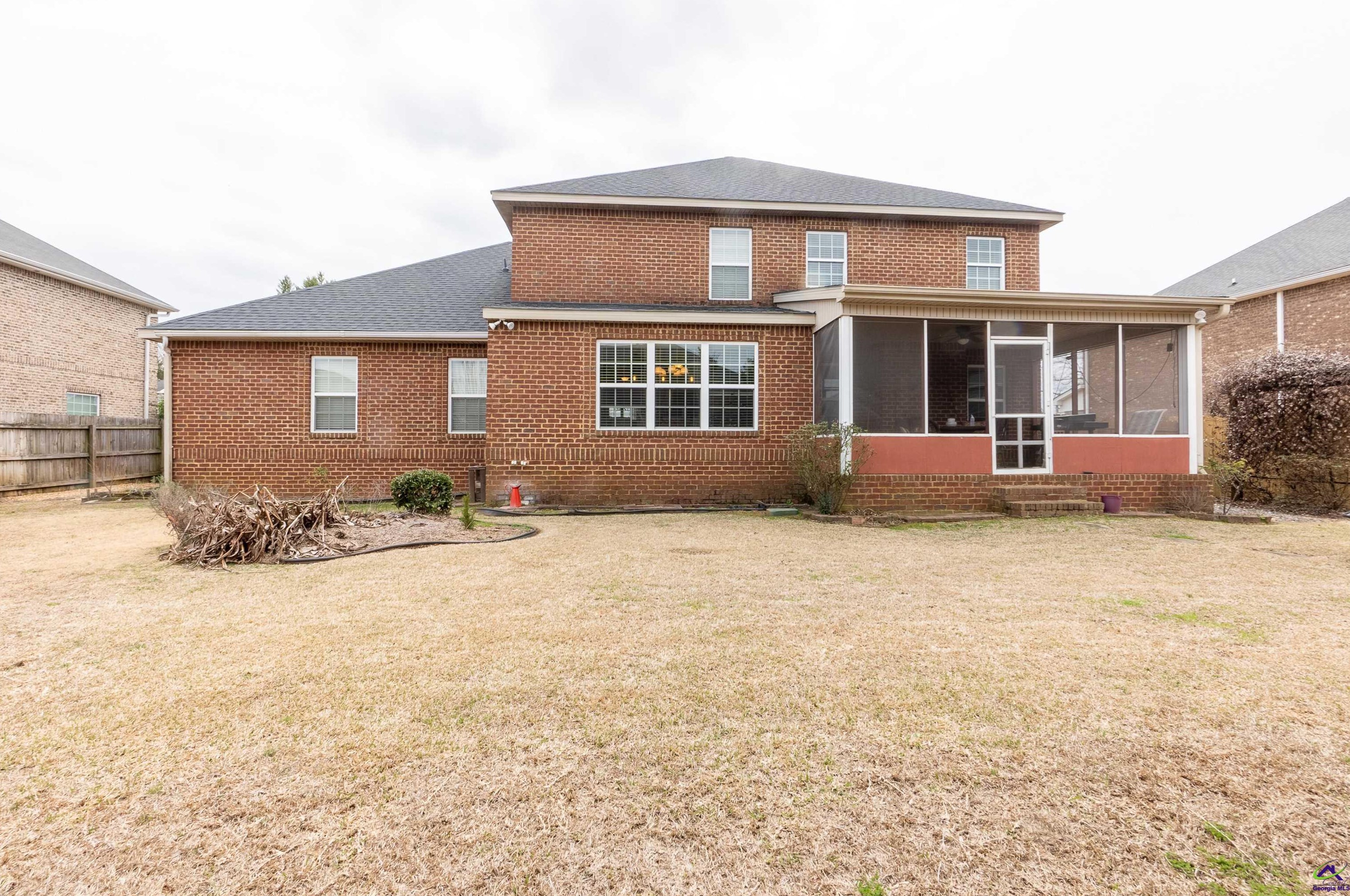 115 Cheshire Dr, Warner Robins GA  31088-1124 exterior