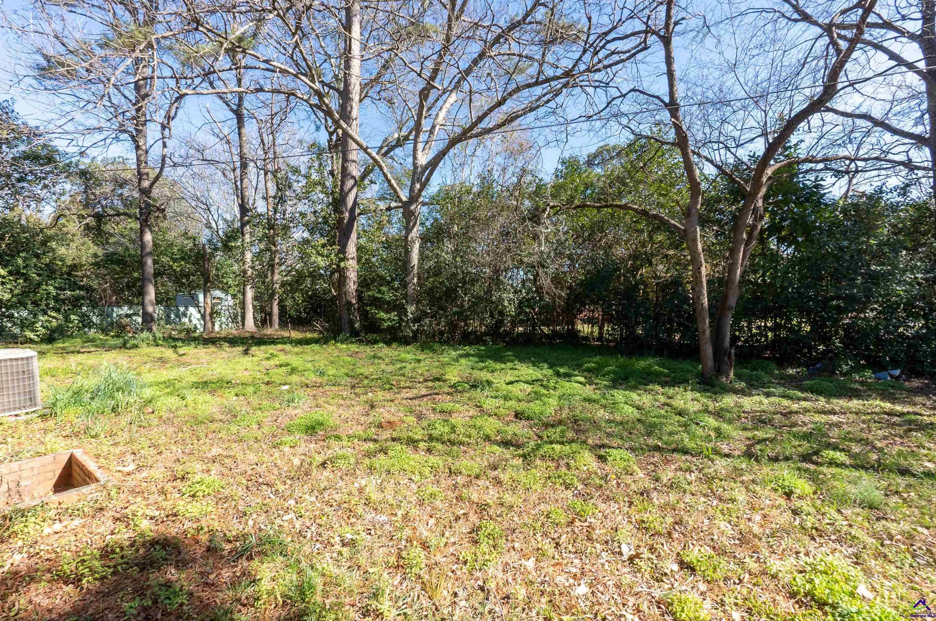 215 Meadow Dr, Warner Robins GA  31093-2121 exterior