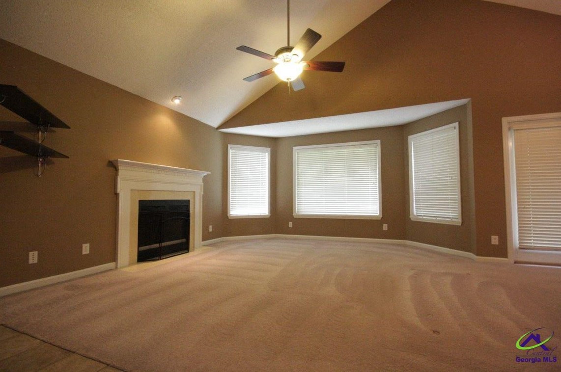 205 Plantation Dr, Warner Robins GA  31088-6124 exterior
