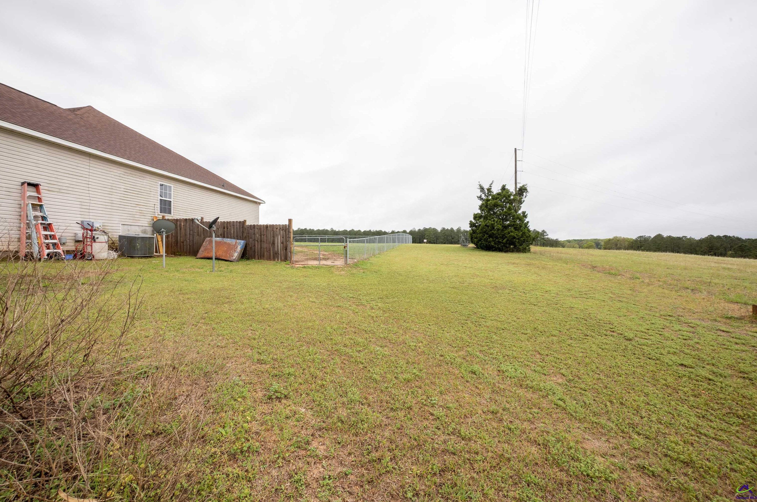 100 Shasta Dr, Perry GA  31069-8711 exterior