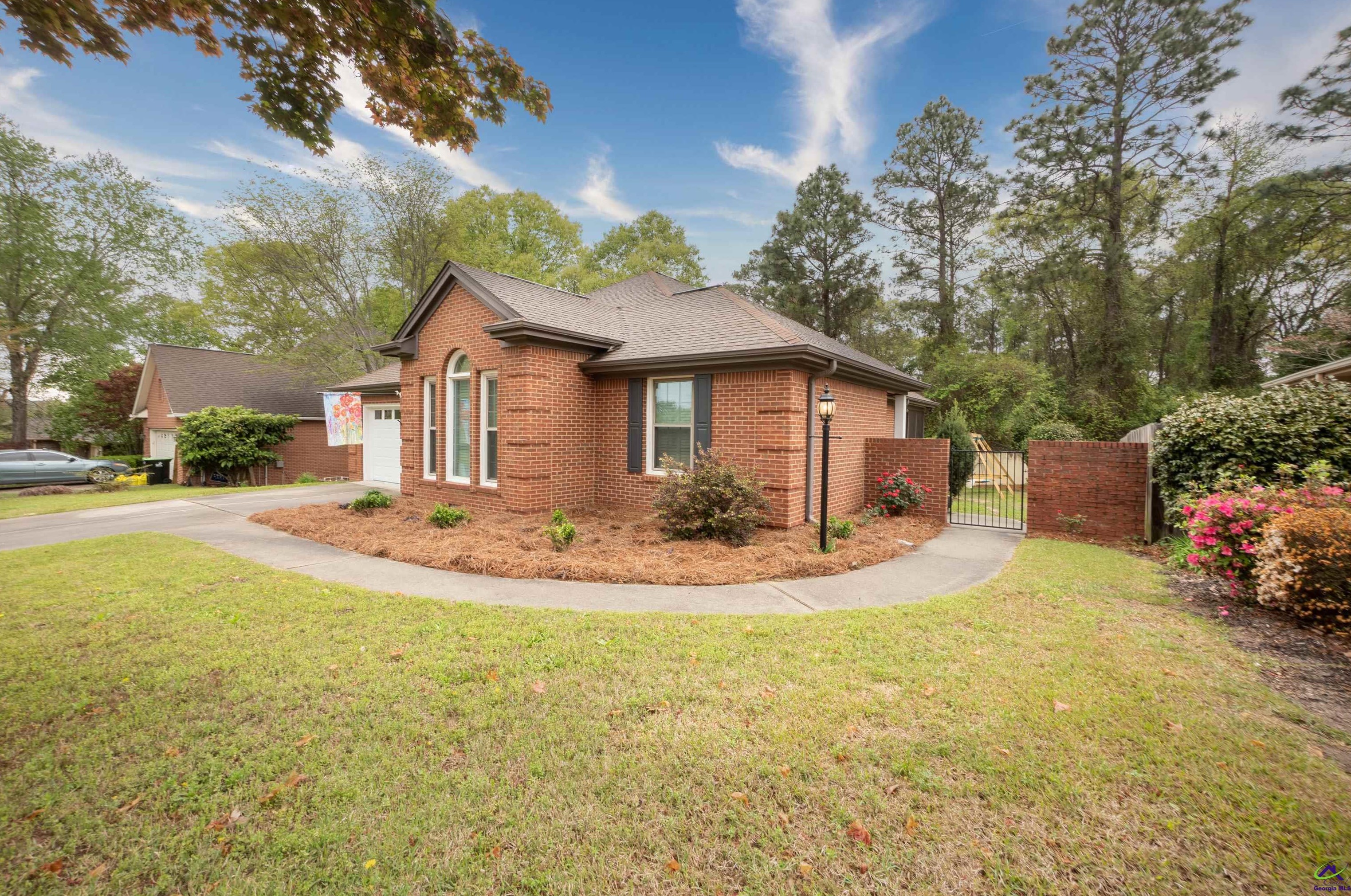 212 Plantation Dr, Warner Robins GA  31088-6123 exterior
