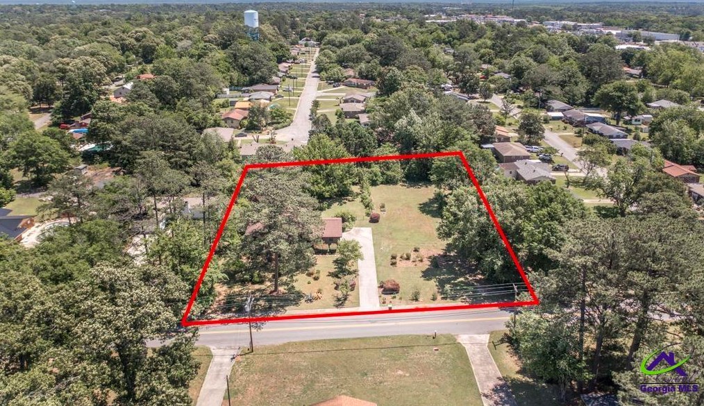 304 Belmont Dr, Warner Robins GA  31088-5546 exterior