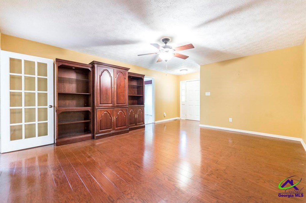 304 Belmont Dr, Warner Robins GA  31088-5546 exterior