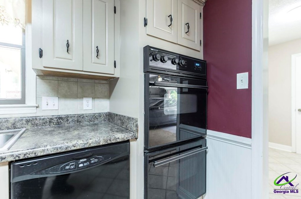 304 Belmont Dr, Warner Robins GA  31088-5546 exterior