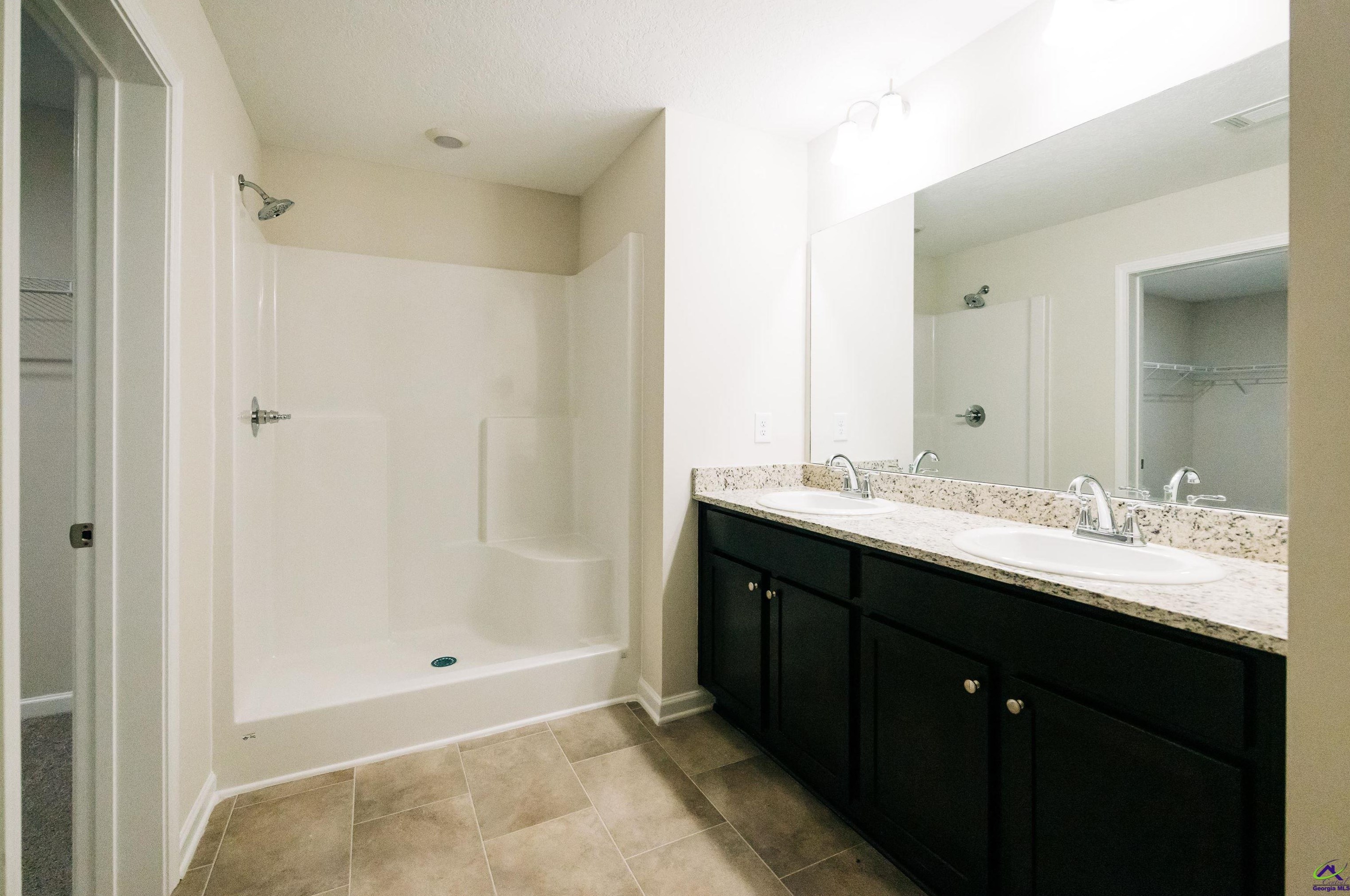 806 Ivy Glen Dr, Perry GA  31069-9016 exterior