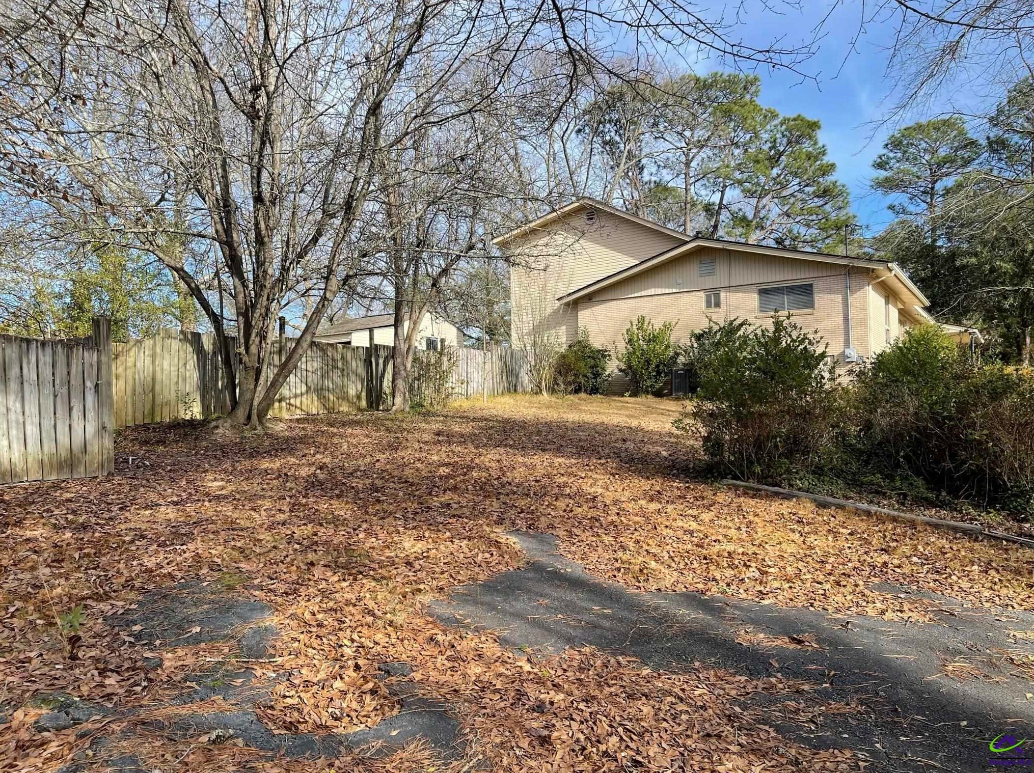 105 Woodland Dr, Warner Robins GA  31088-3847 exterior
