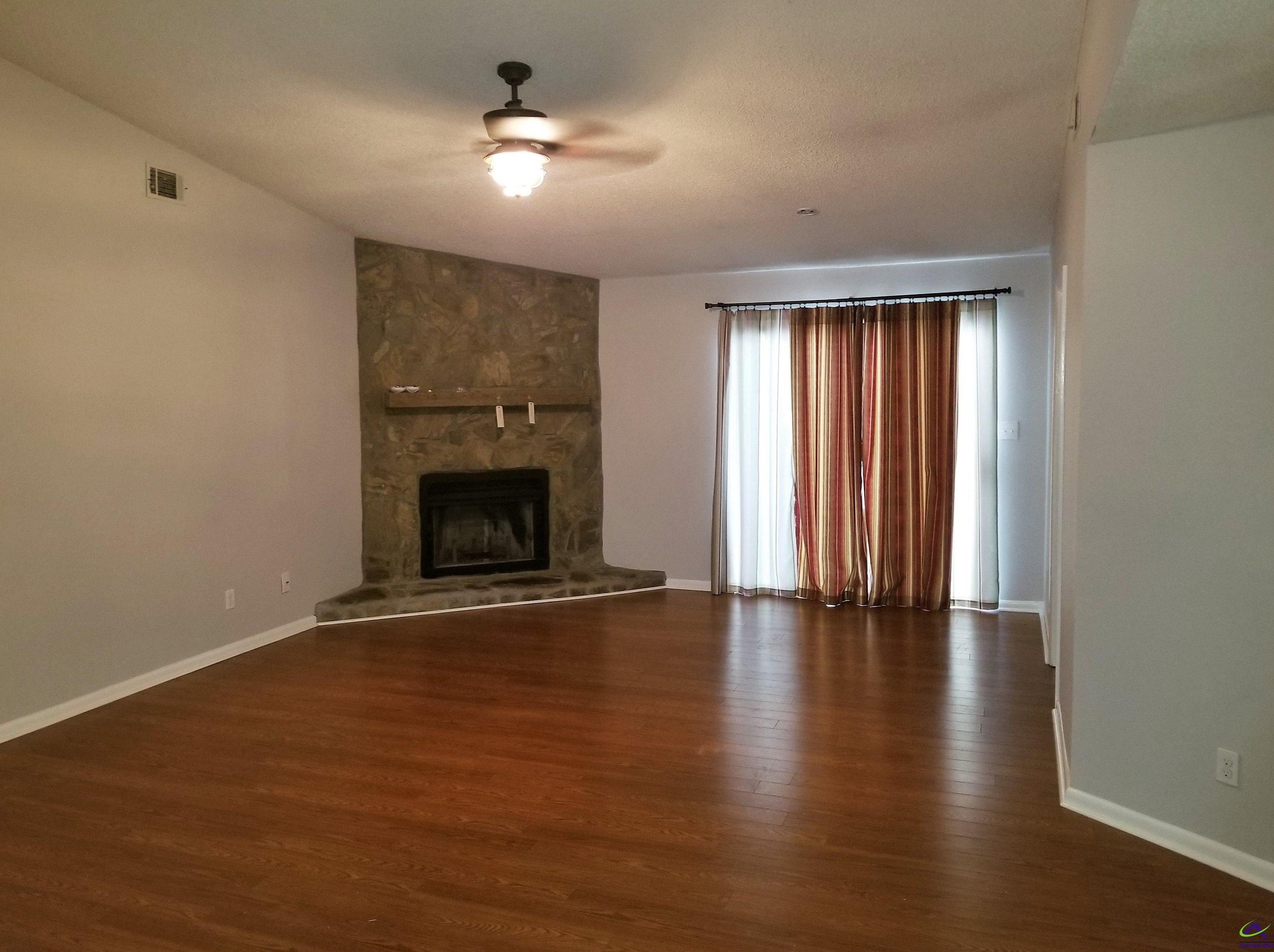 121 Lake Pointe Dr, Warner Robins GA  31088-7619 exterior