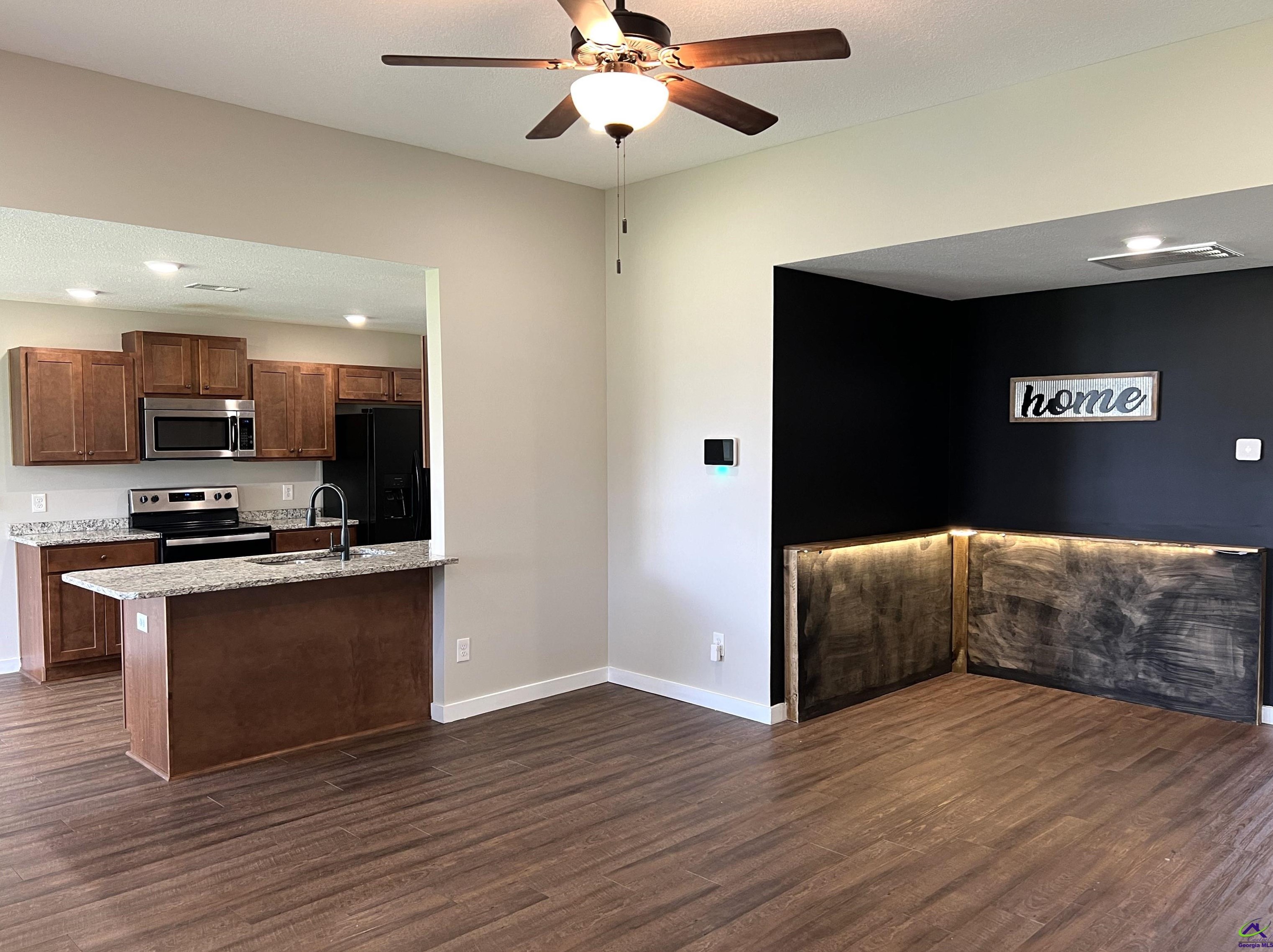 117 Hughes Dr, Warner Robins GA  31093-7353 exterior