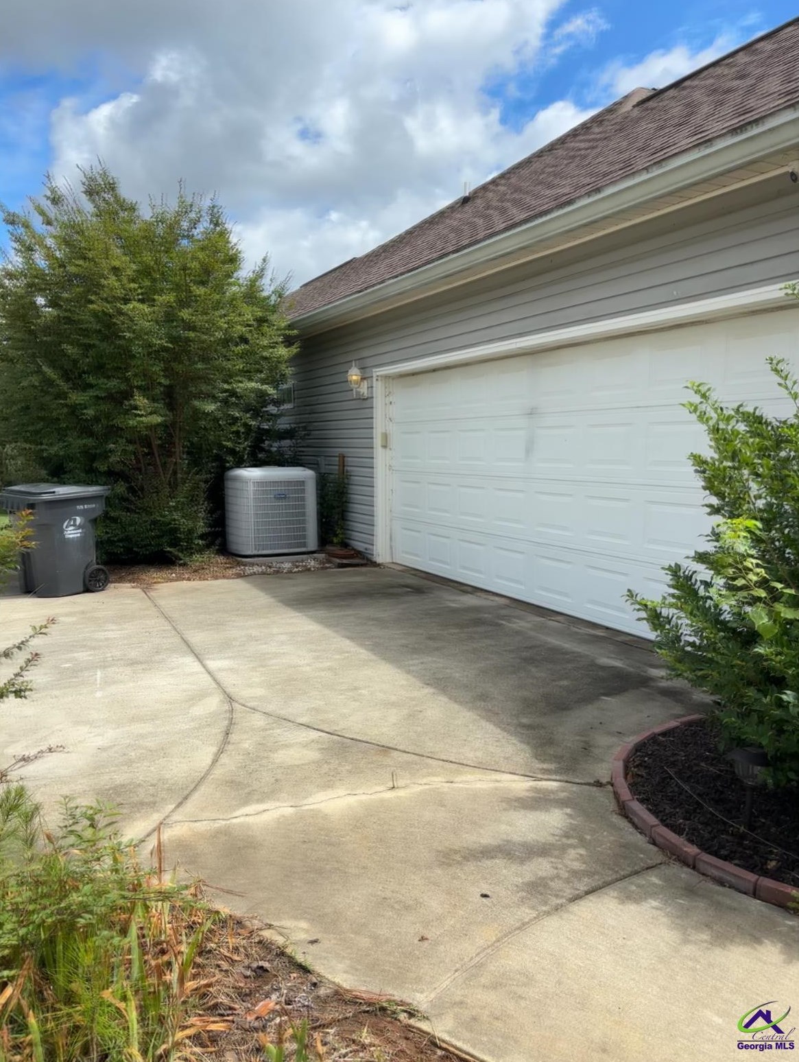 321 Ellicott Dr, Warner Robins GA  31088-1264 exterior