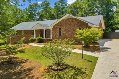 298 Lakeridge Court, Macon, GA 31211 - Photo 1