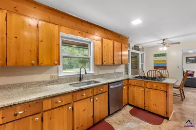 562 W Anderson Street, Oglethorpe, GA 31068 - Photo 17