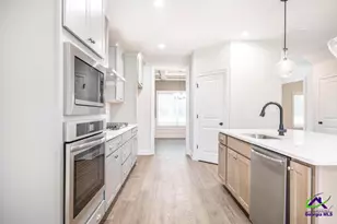 401 Bella Notte Cir, Warner Robins, GA 31088 - Photo 9