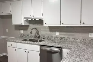 422 Lake Front Dr, Warner Robins, GA 31088 - Photo 9