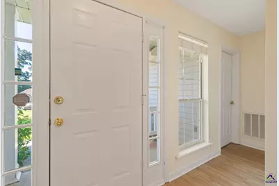 102 Meadow Court, Warner Robins, GA 31088 - Photo 5