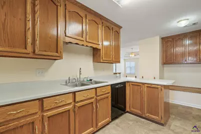 102 Meadow Court, Warner Robins, GA 31088 - Photo 15