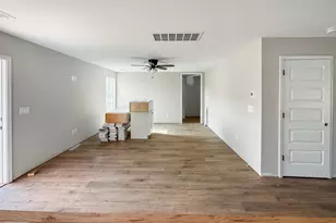 206 Sutton Dr, Perry, GA 31069 - Photo 7